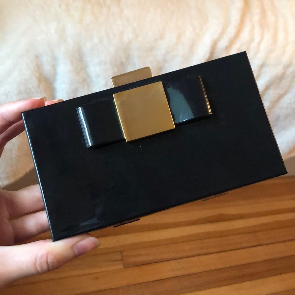 Estée Lauder Black/Gold Clutch